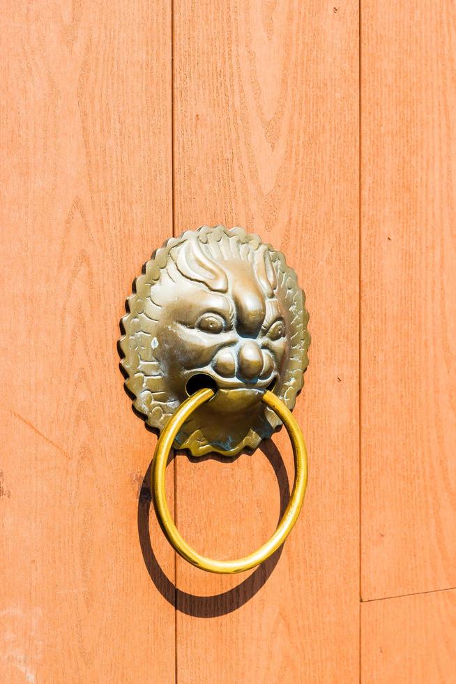 maniglia della porta in stile cinese foto