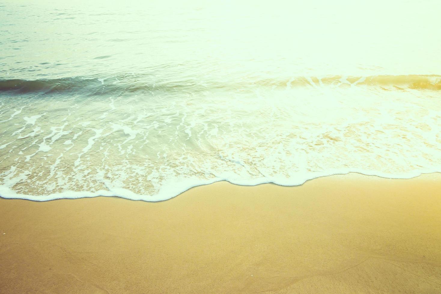 onda in spiaggia foto