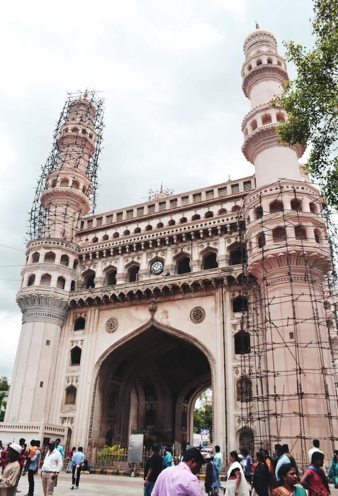hyderabad, india 2019- moschea e monumento charminar foto