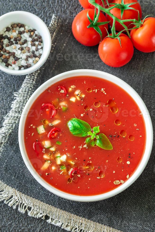 porzione di gazpacho foto