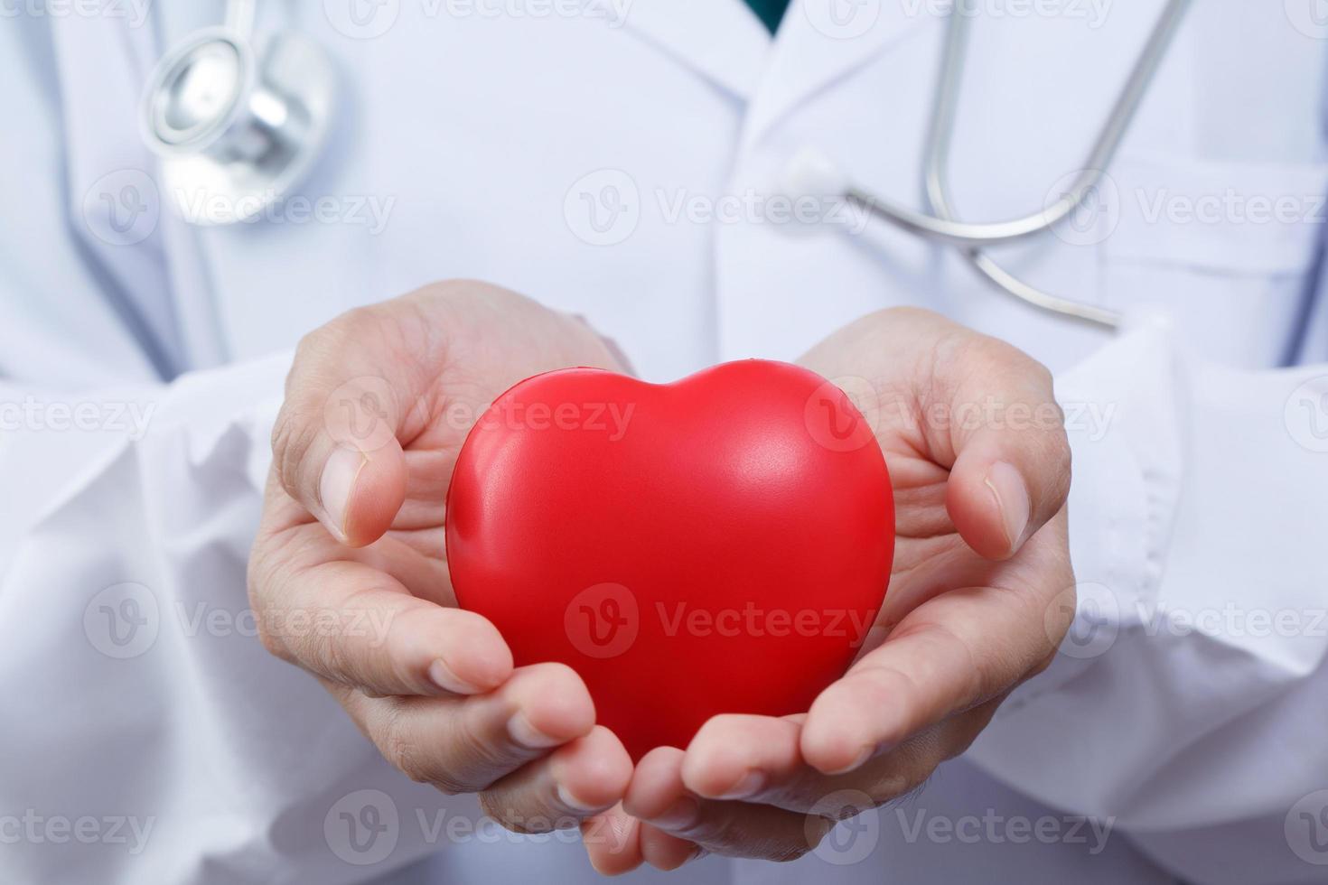 angina è un' Comune cuore malattia nel adulti. il principale rischio fattori includere crescente età. pesante fumo iperlipidemia, diabete, alto sangue pressione foto
