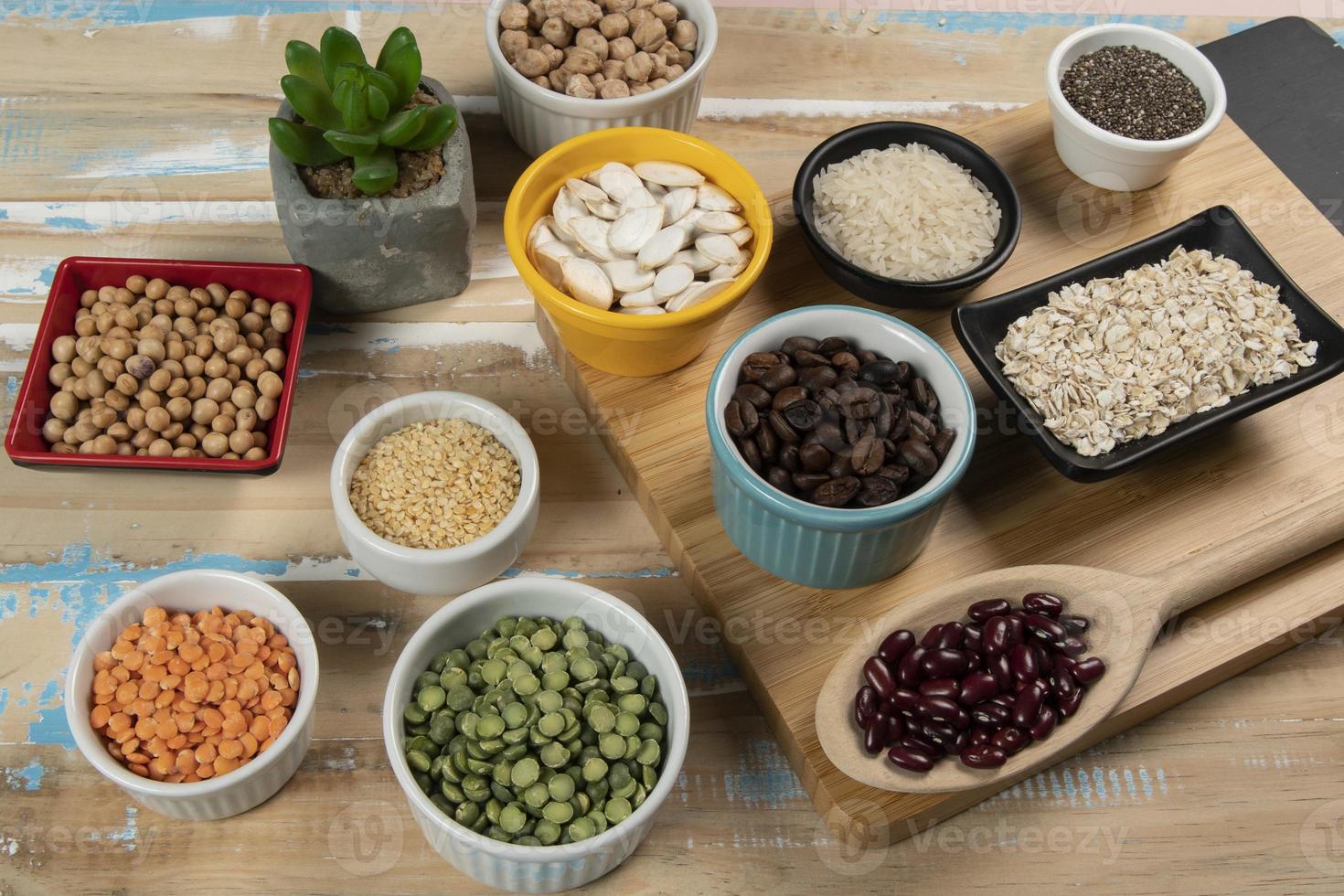 varietà di legume semi nel ciotole foto