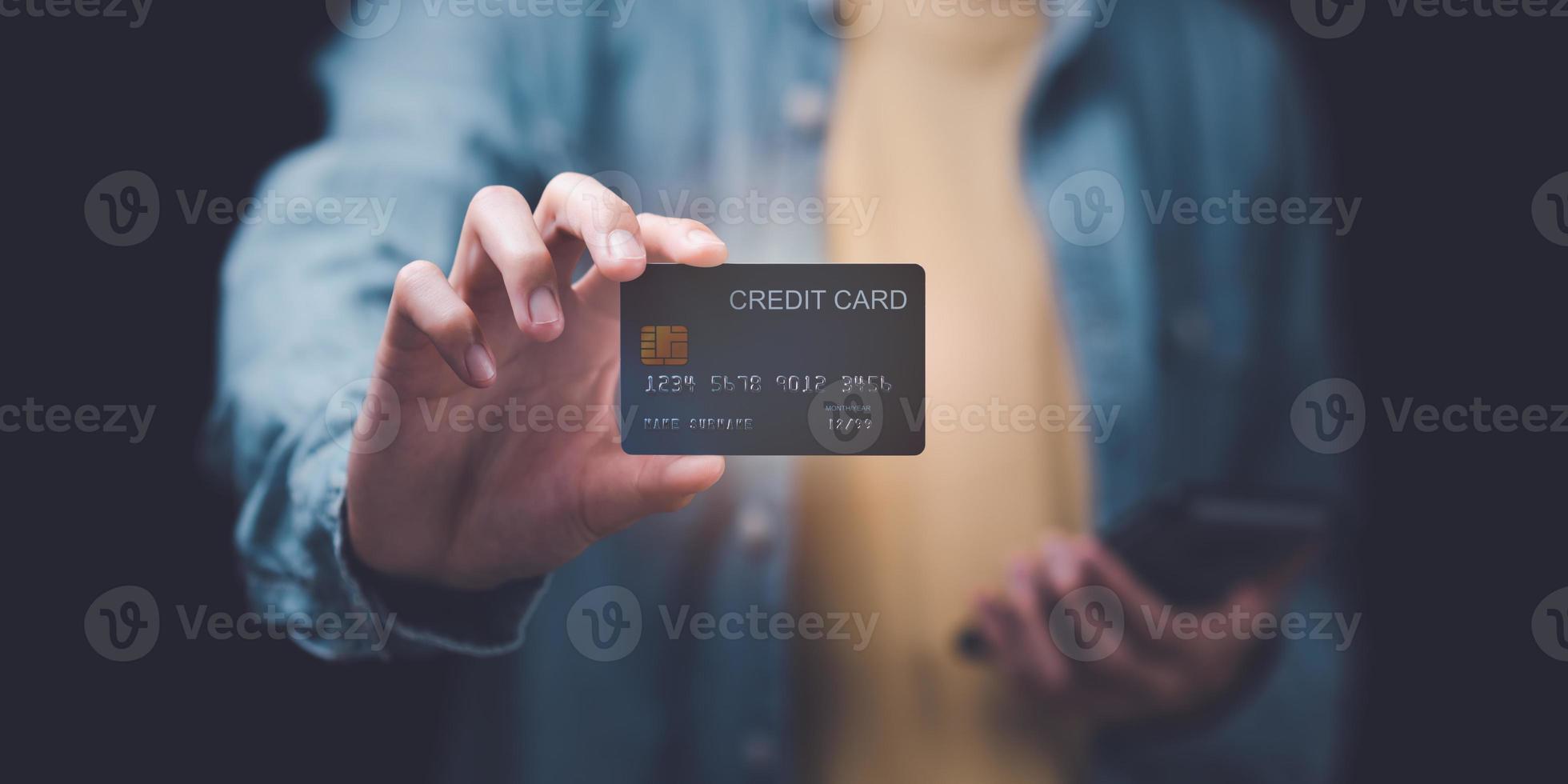 consumatori uso credito carte per condotta finanziario transazioni ,pagamento con senza fili comunicazione tecnologia, digitale i soldi trasferimento, in linea pagamento acquisti, digitale bancario e in linea pagamento concetto foto