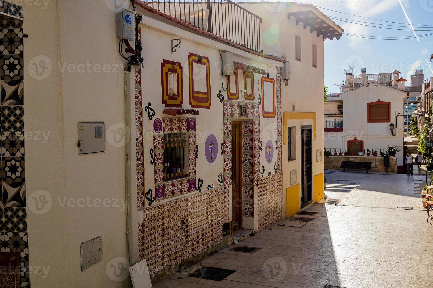 storico vecchio colorato case barrio Santa Cruz alicante Spagna su un' soleggiato giorno foto