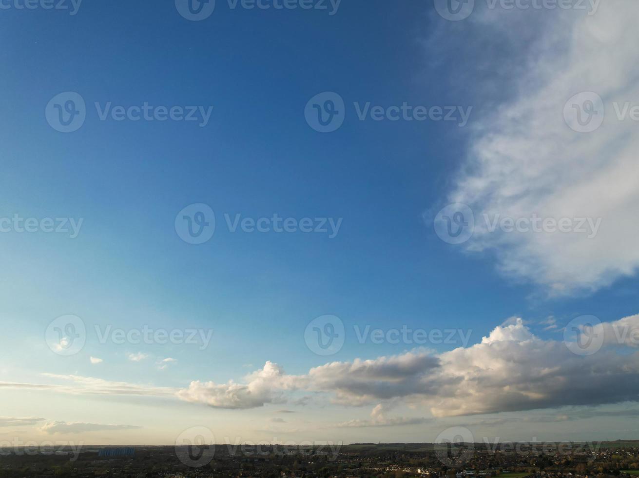 aereo Visualizza di luton Residenziale quartiere di santo agostino Ave luton Inghilterra Inghilterra grande Gran Bretagna. il Immagine era catturato su 06-aprile-2023 con di droni telecamera durante tramonto foto