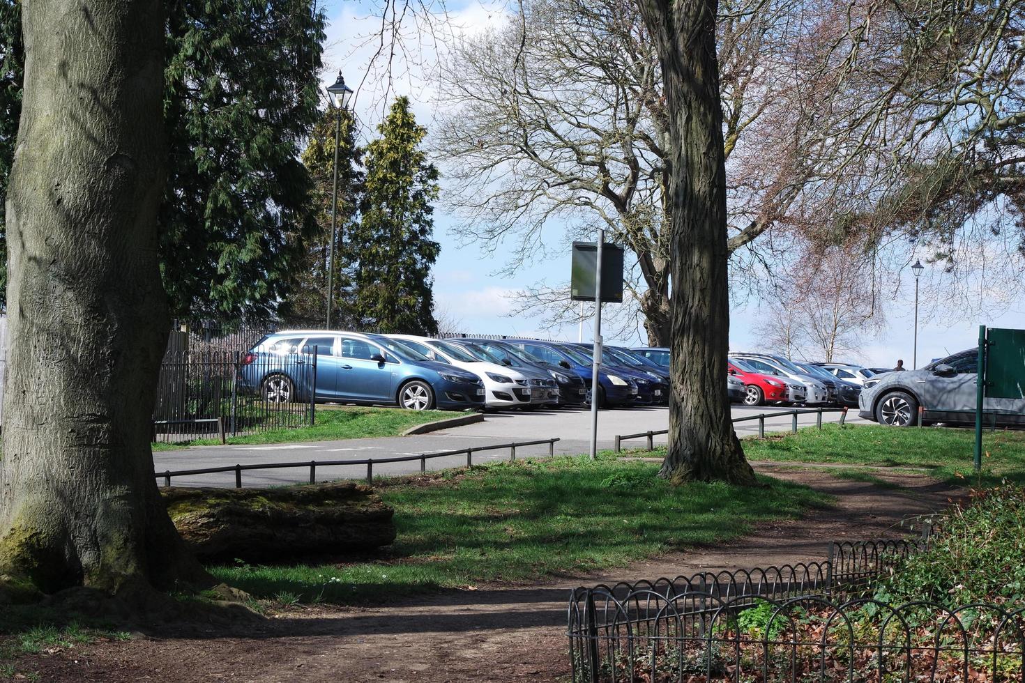 bellissimo Basso angolo Visualizza di guerra pubblico parco di luton Inghilterra grande Gran Bretagna. Immagine era catturato su 03-aprile-2023 foto