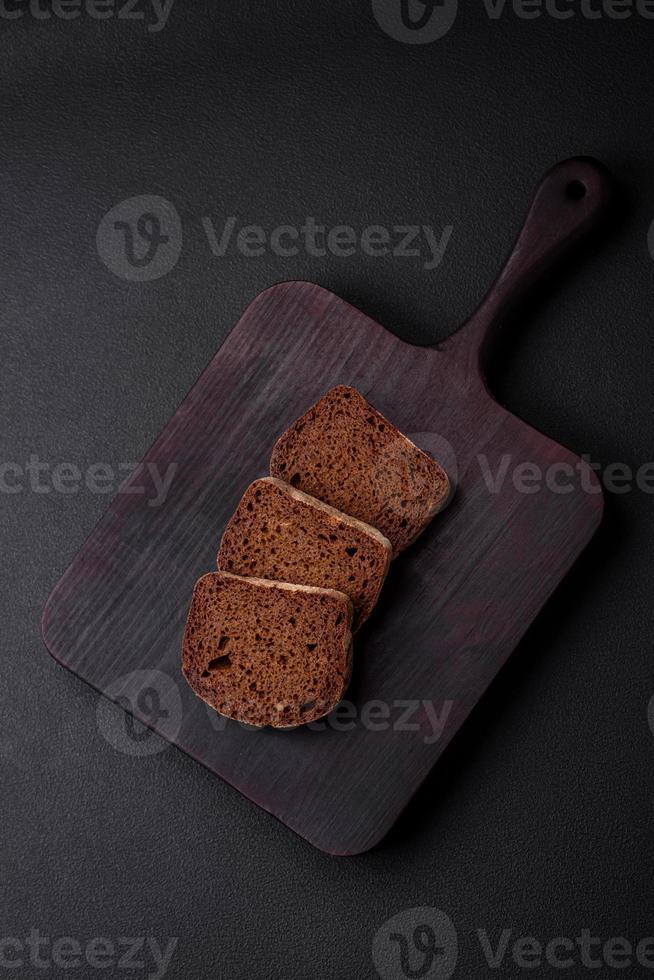 pagnotta di fresco croccante Marrone pane con cereali e semi foto