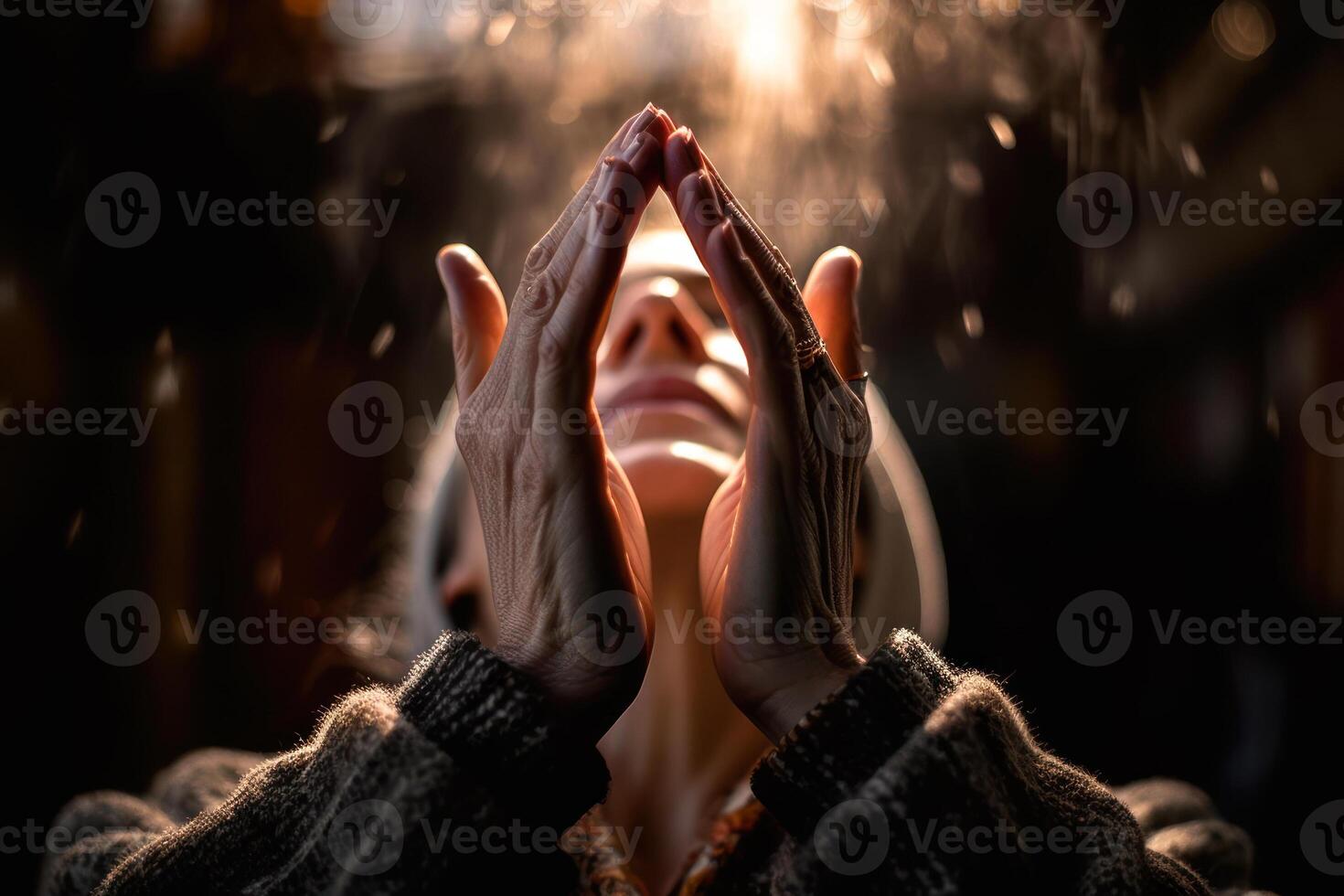 donna mani pregare generativo ai foto