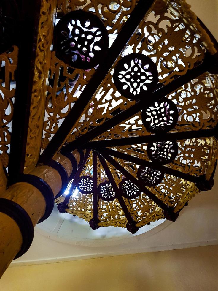 il spirale scala a siak palazzo è molto lussuoso foto