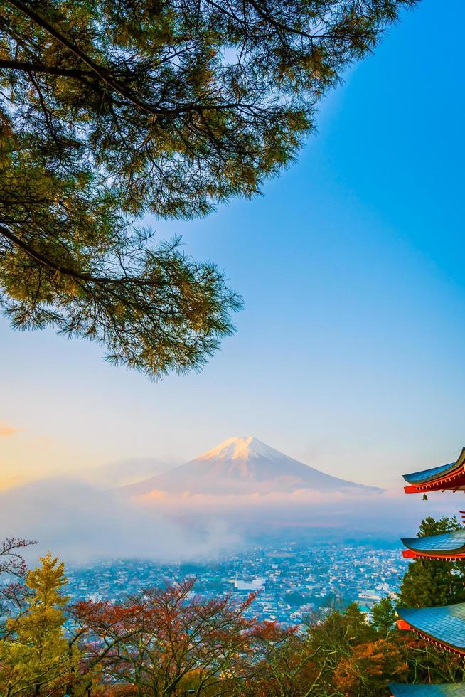 mt. fuji con pagoda chureito foto