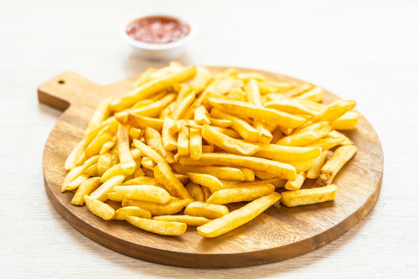 patatine fritte con salsa di pomodoro o ketchup foto