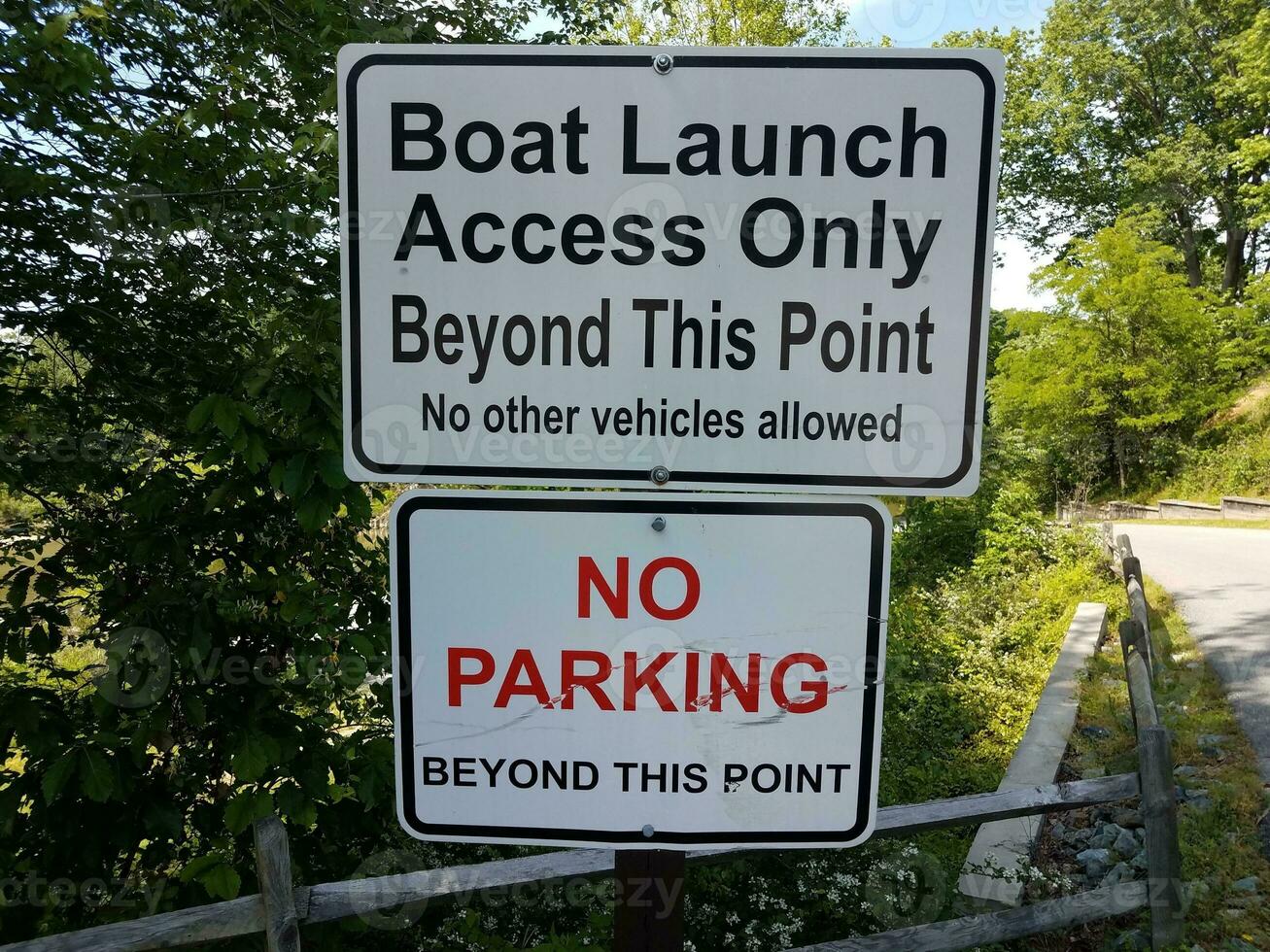 barca lanciare accesso solo al di là Questo punto no parcheggio cartello foto