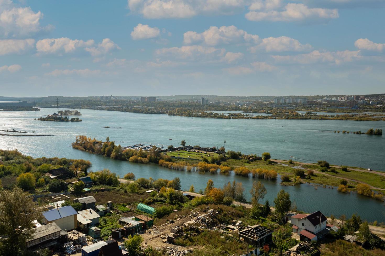 veduta aerea del fiume angara. irkutsk, russia foto