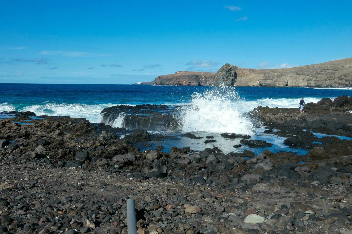 onde nel il oceano nel inverno tempo foto