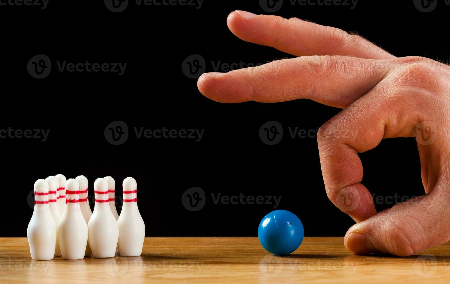bowling perni e bowling palla nel miniatura foto