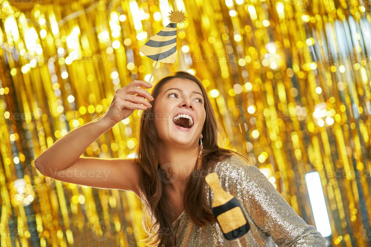giovane donna al di sopra di oro sfondo con foto cabina Accessori