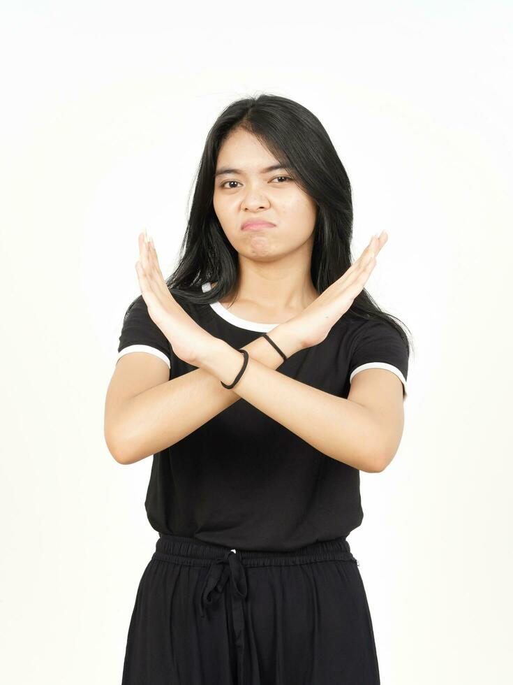 attraversato braccia per rifiuto gesto di bellissimo asiatico donna isolato su bianca sfondo foto