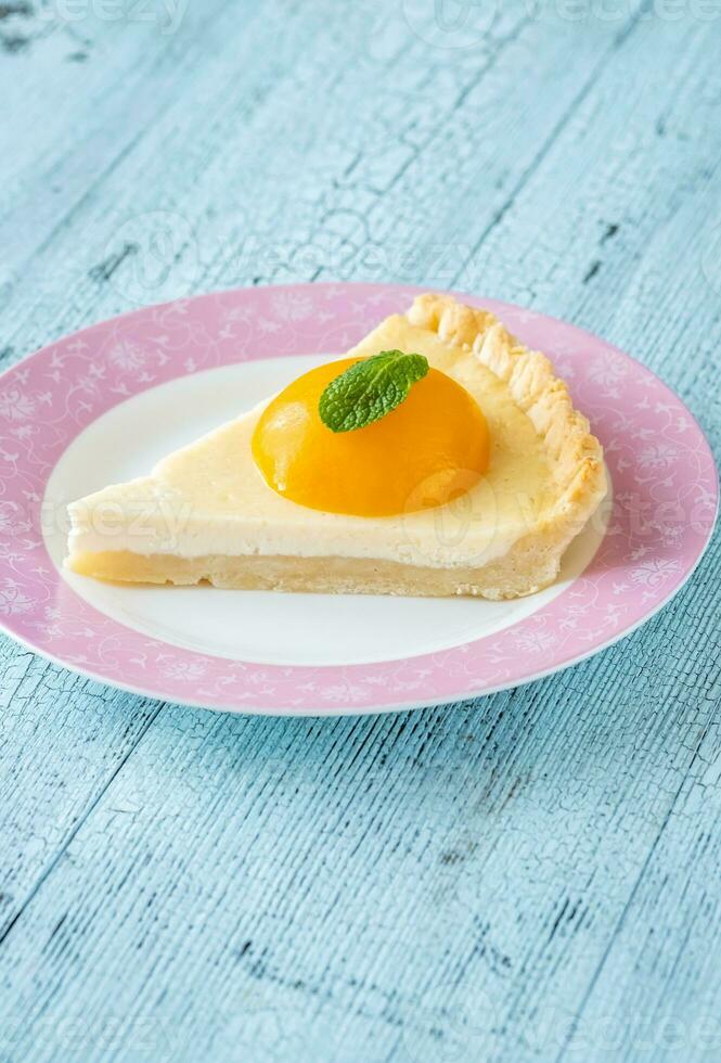 pesca crostata con mascarpone crema foto