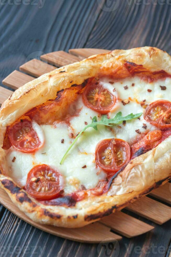 mini Pizza su il di legno tavola foto