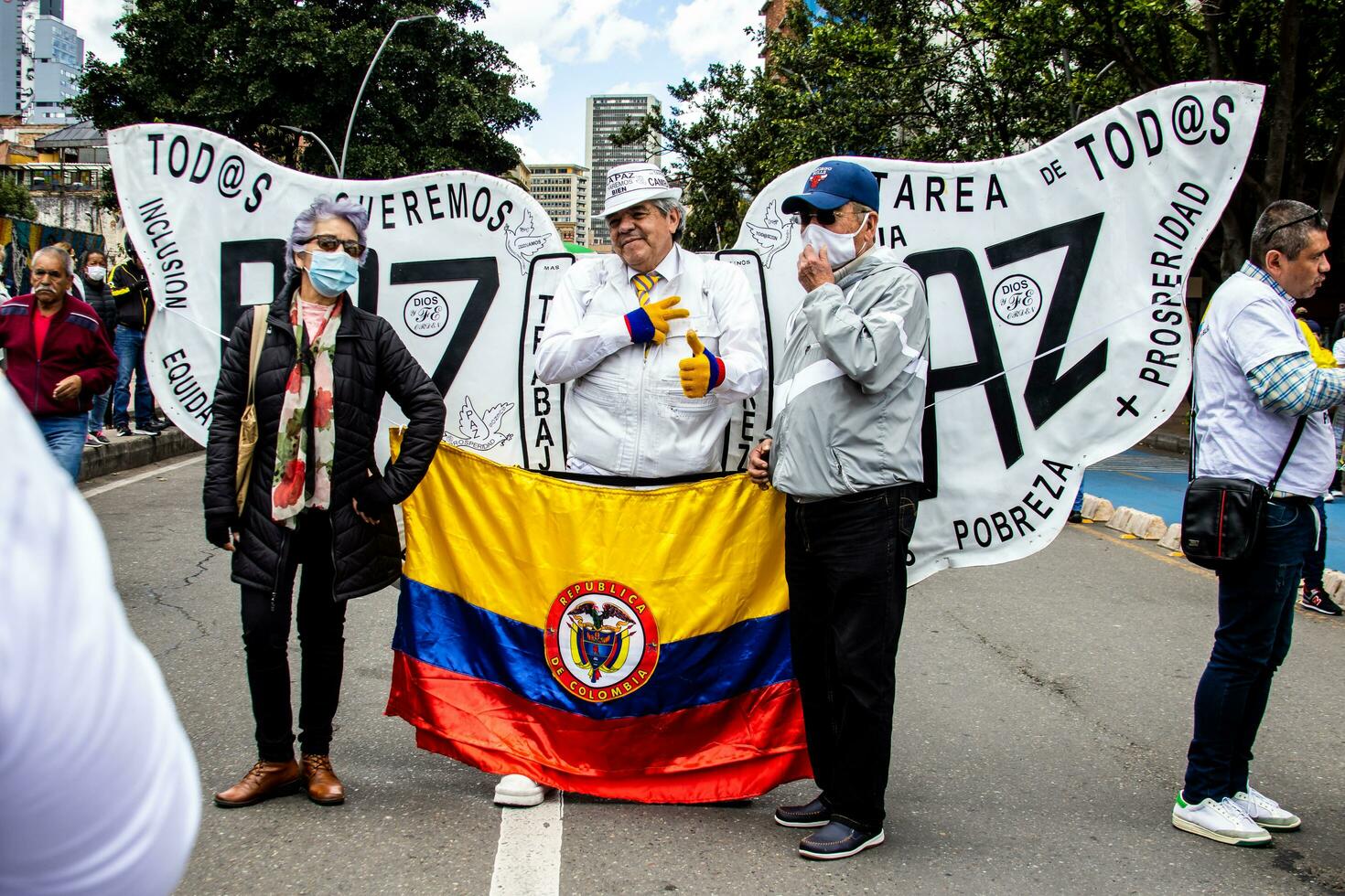 bogotà, Colombia, 2022. tranquillo, calmo protesta marce nel bogotà Colombia contro il governo di gustavo petrò. foto