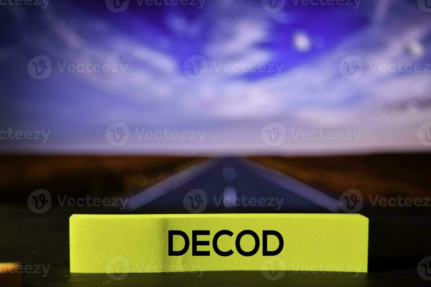 decod su il appiccicoso Appunti con bokeh sfondo foto