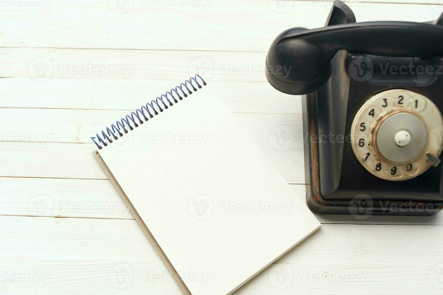 retrò telefono lui comunicazione ufficio bloc notes di legno sfondo oggetto foto