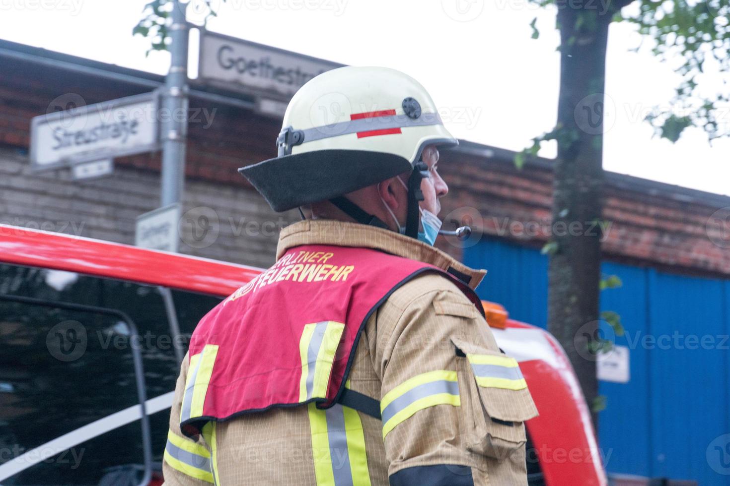 vigile del fuoco tedesco al lavoro foto