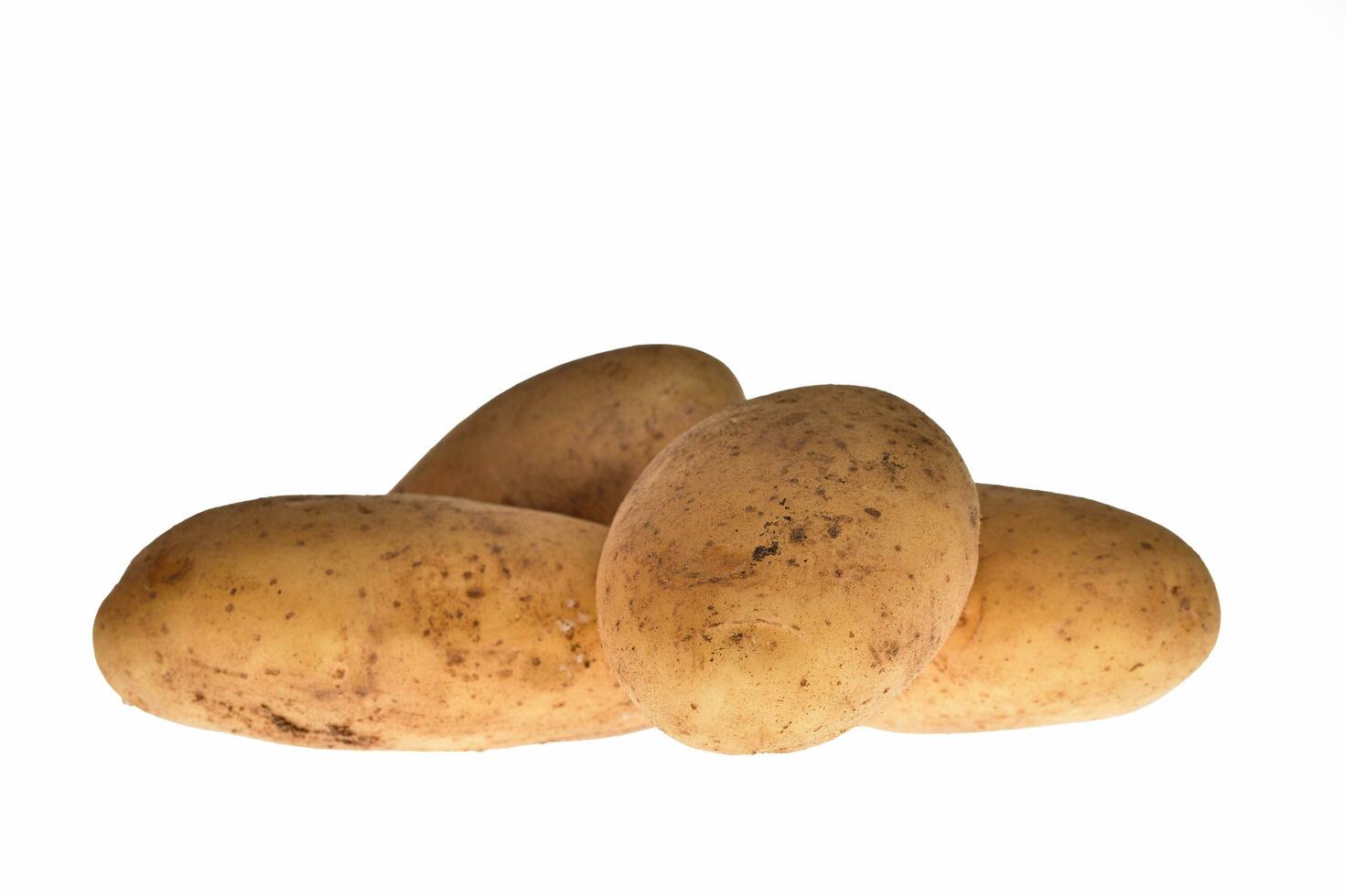 patate isolate su sfondo bianco foto