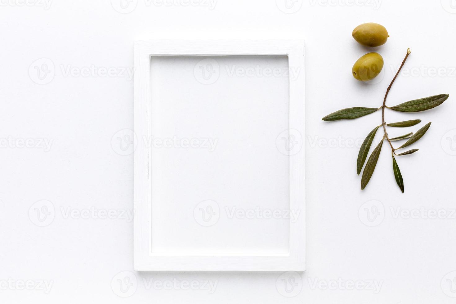 olive gialle con cornice mock up. alta qualità e risoluzione bellissimo concetto di foto