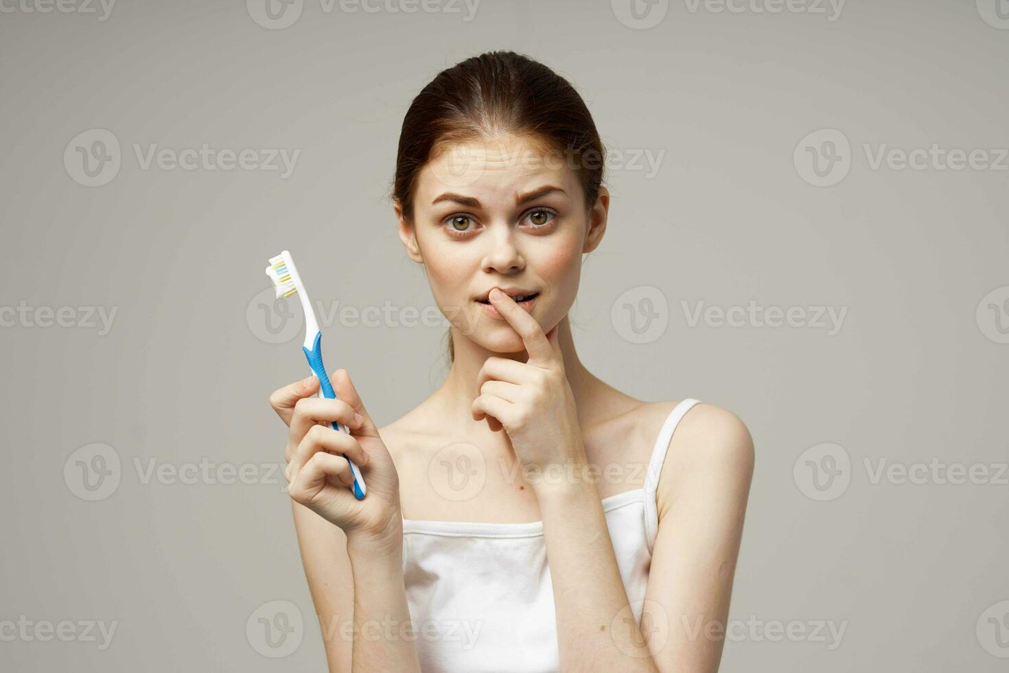allegro donna dentifricio spazzolatura denti dentale Salute studio stile di vita foto