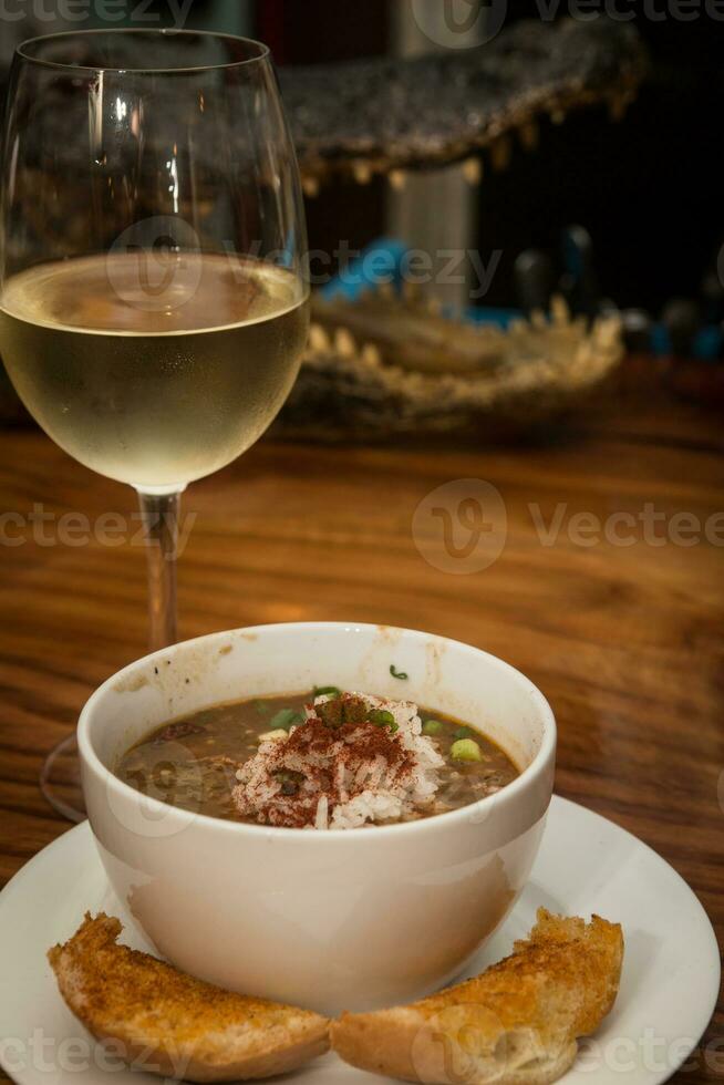 Gumbo e vino foto