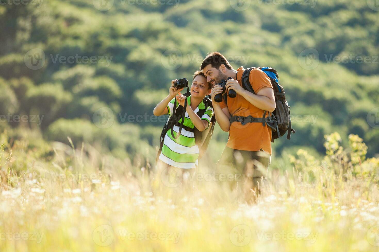 padre e figlio la spesa tempo all'aperto foto