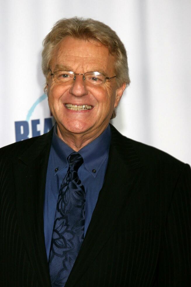 jerry springer in arrivo a il realtà premi a il avalon Teatro nel los angeles circa su settembre 24 2008 2008 kathy hutchin hutchin foto