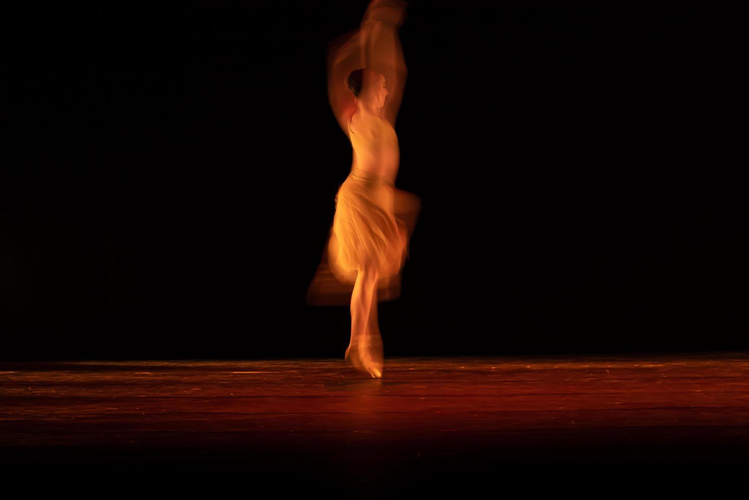 il movimento astratto della danza foto