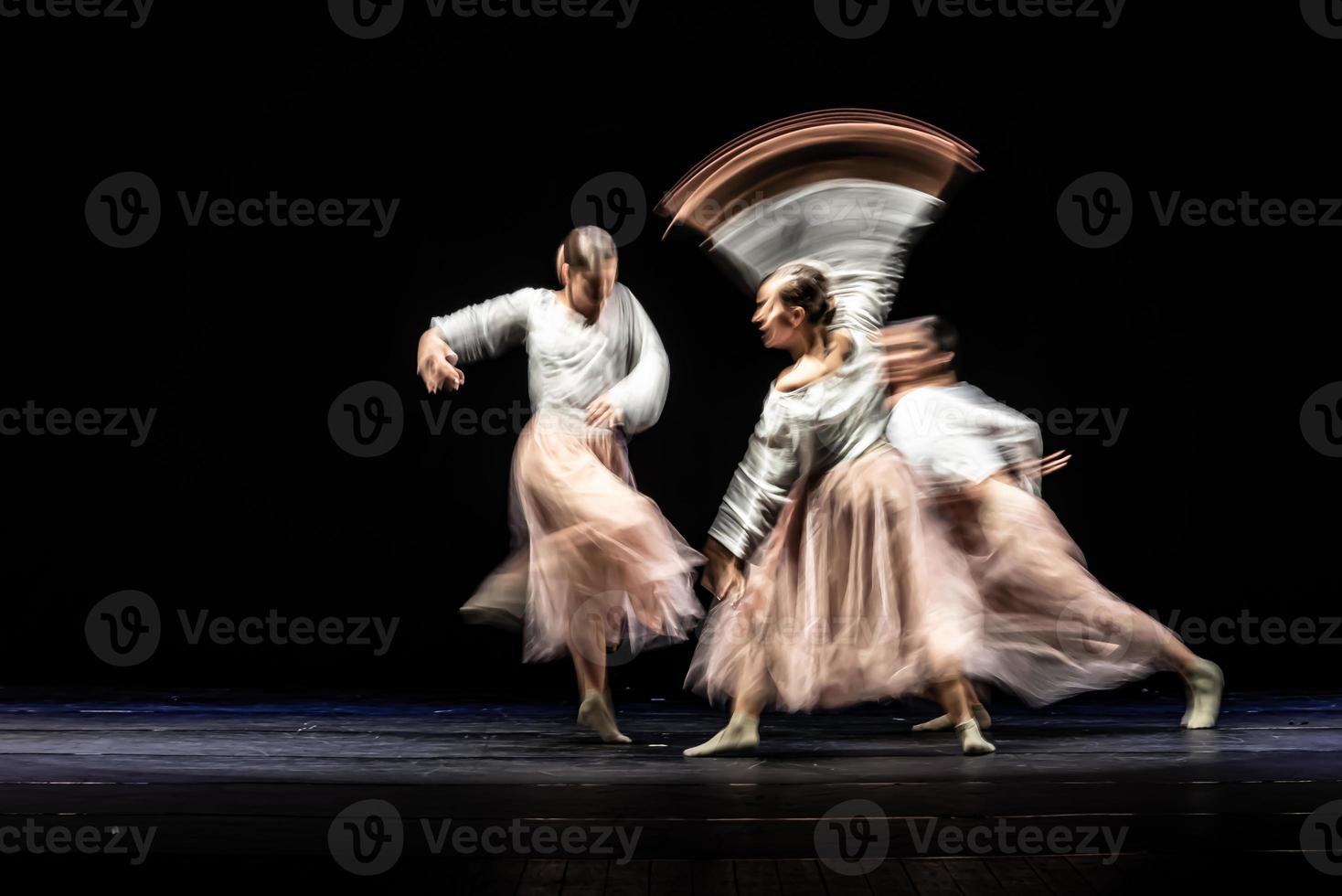 il movimento astratto della danza foto