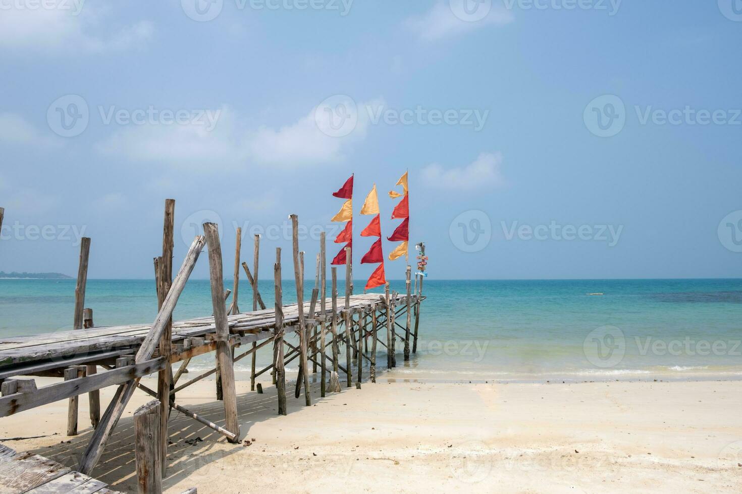 ao polmone diga spiaggia è collocato quasi direttamente dietro a ao cantava thian spiaggia KOH samet Rayong Tailandia foto