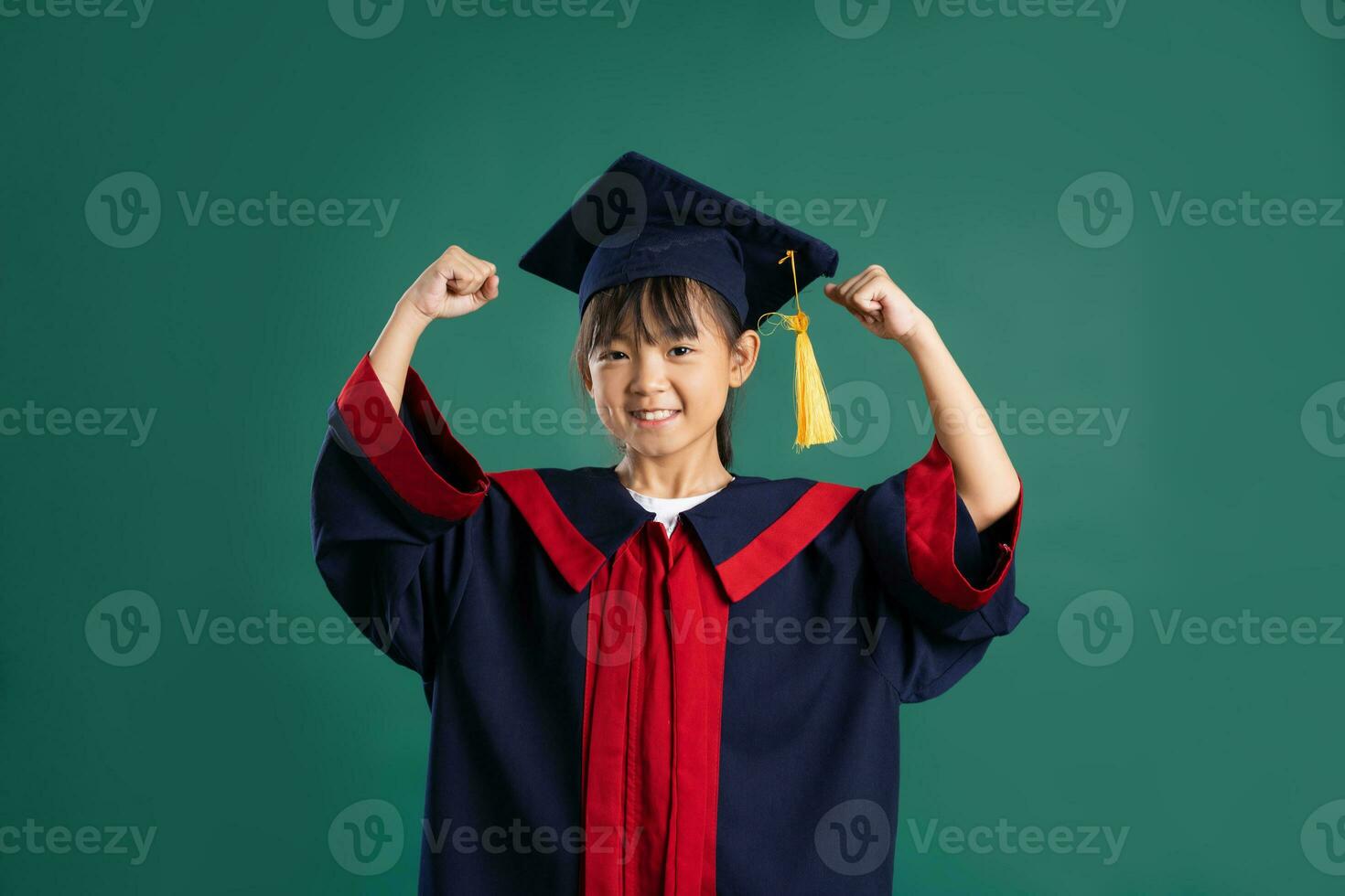 bellissimo asiatico ragazza in posa su blu sfondo foto