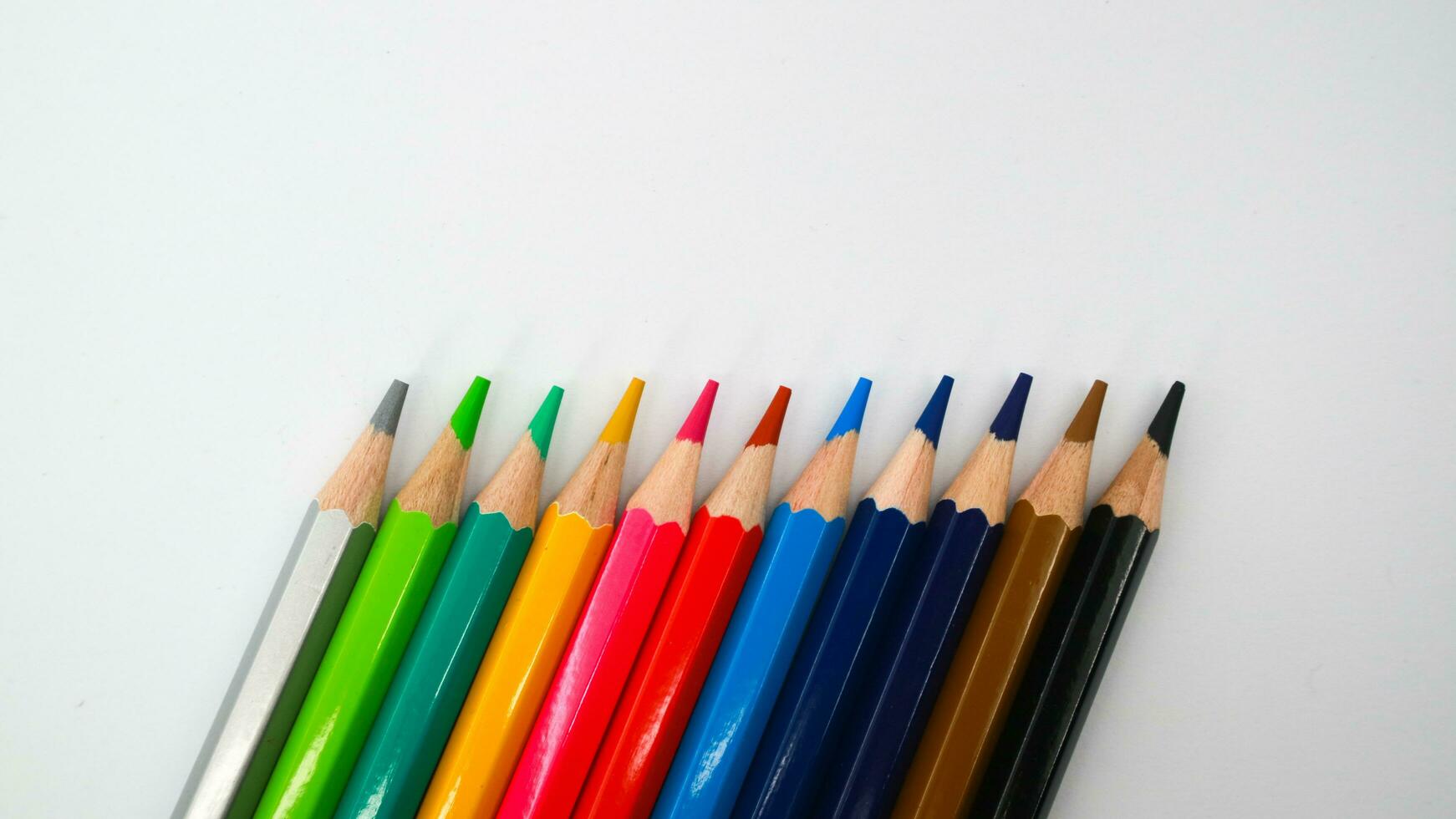 colore matite isolato su un' bianca sfondo foto
