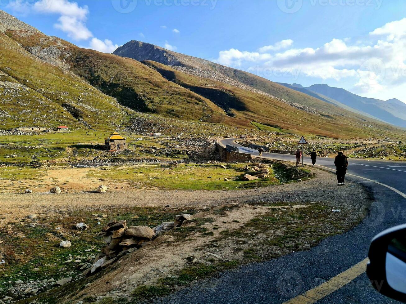 strada con montagne, Naran kpk foto