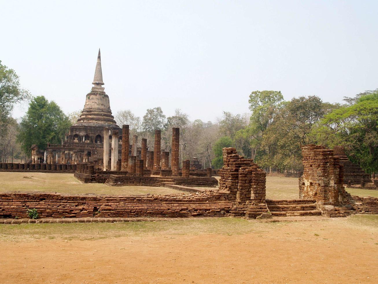 parco storico di si satchanalai sukhothai thailand foto