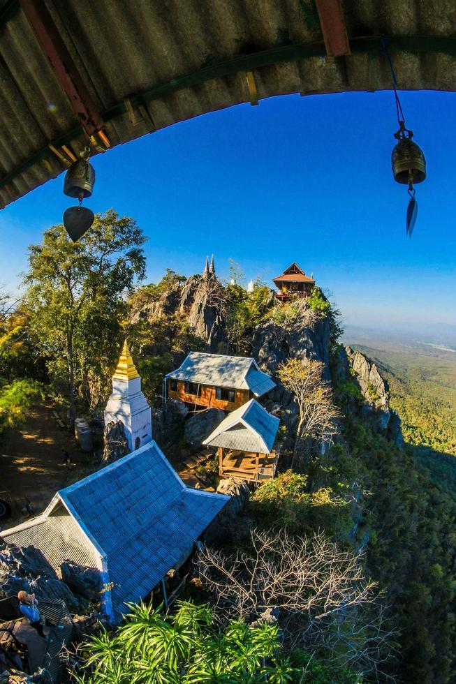 wat chalermprakiat prajomklao rachanusorn tempio a lampang, thailandia foto