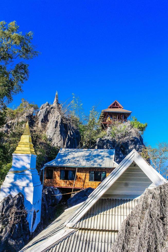 wat chalermprakiat prajomklao rachanusorn tempio a lampang, thailandia foto