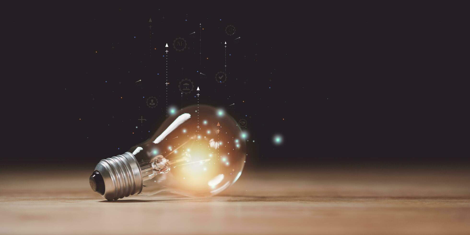 leggero lampadina su tavolo ,creativo pensiero , idee e innovazione , collegamento creatività con moderno tecnologia , trovare nuovo soluzioni per risolvere attività commerciale i problemi , trovare creatività e ispirazione foto