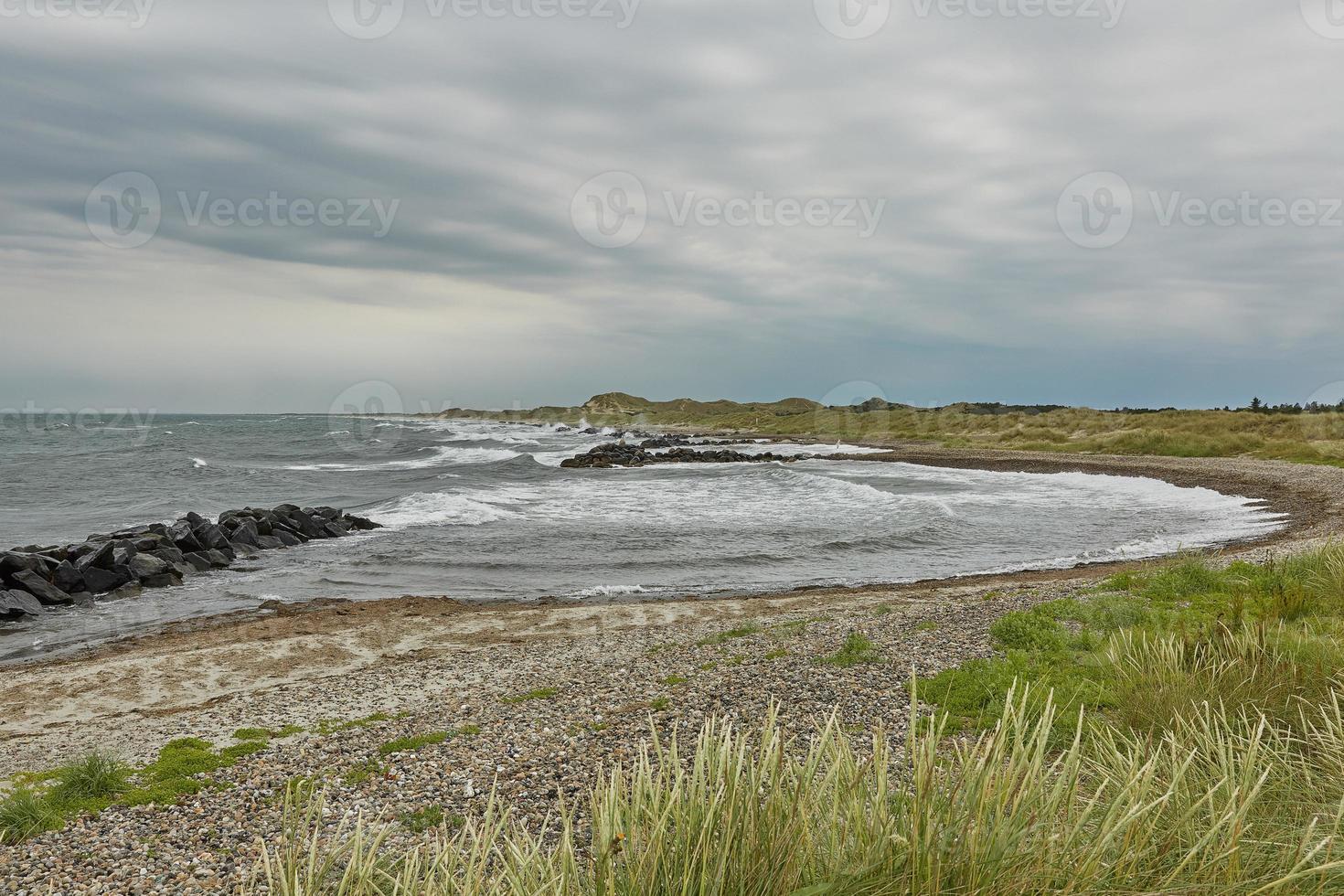 mare e paesaggio vicino alla città di skagen in danimarca foto