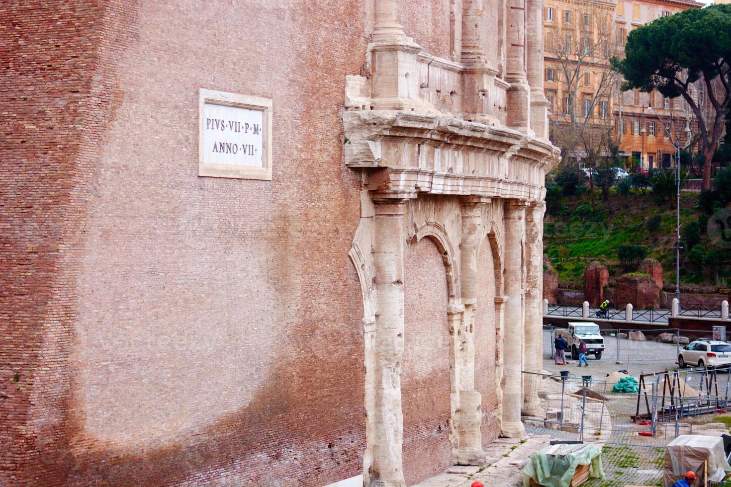 il Colosseo a Roma, Italia foto