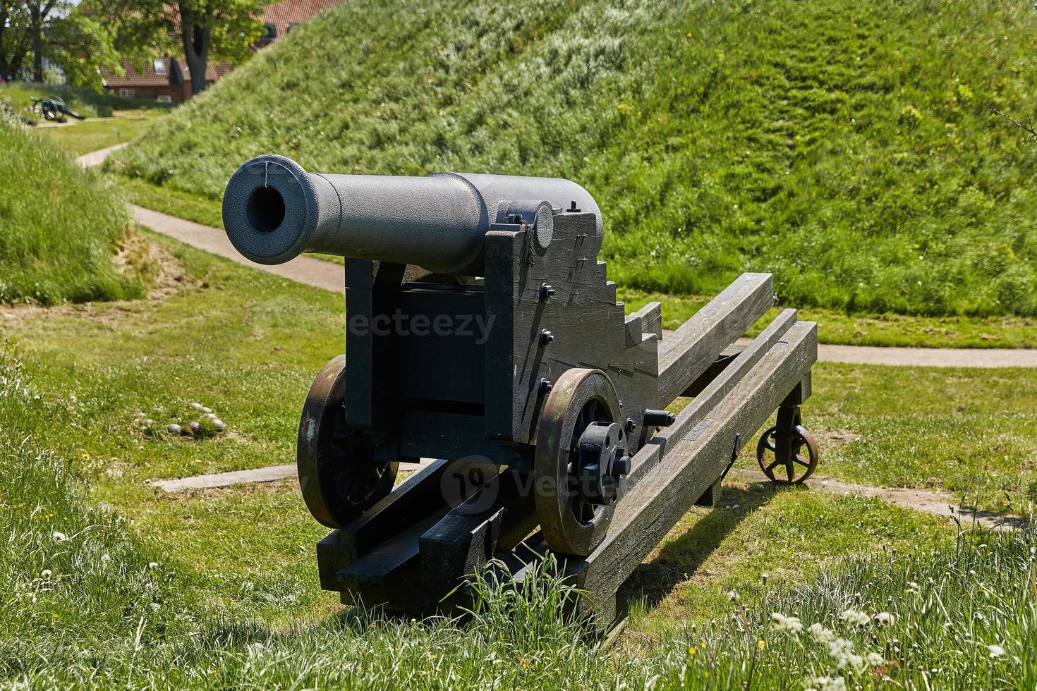 vecchio cannone in bronzo sul bastione in città fredericia danimarca foto