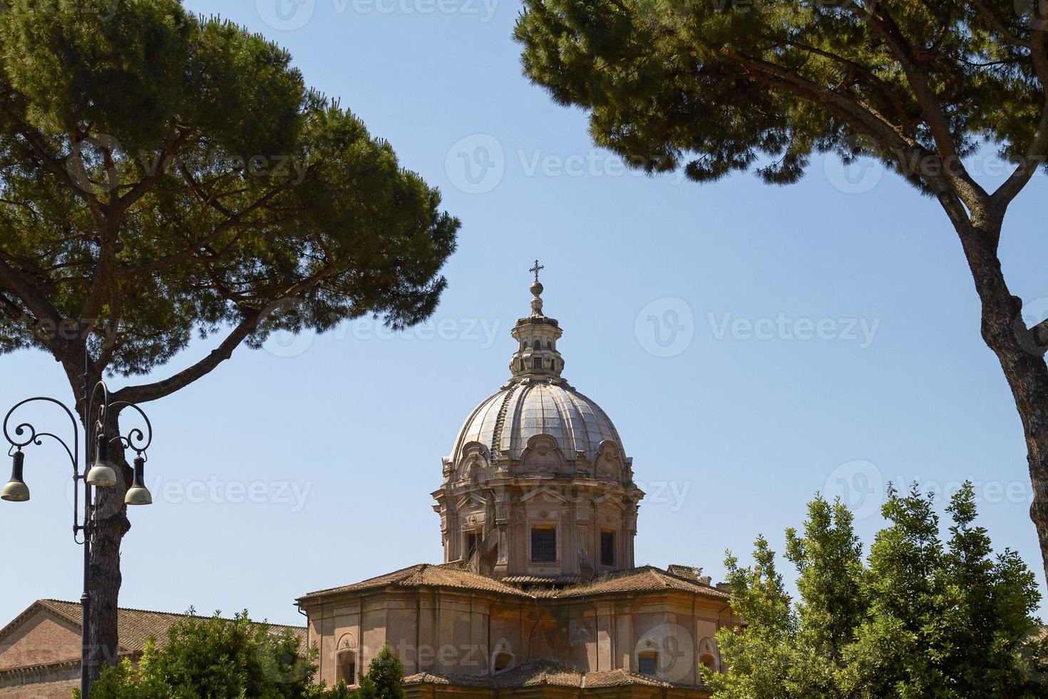 sito archeologico al foro romano a roma italia foto