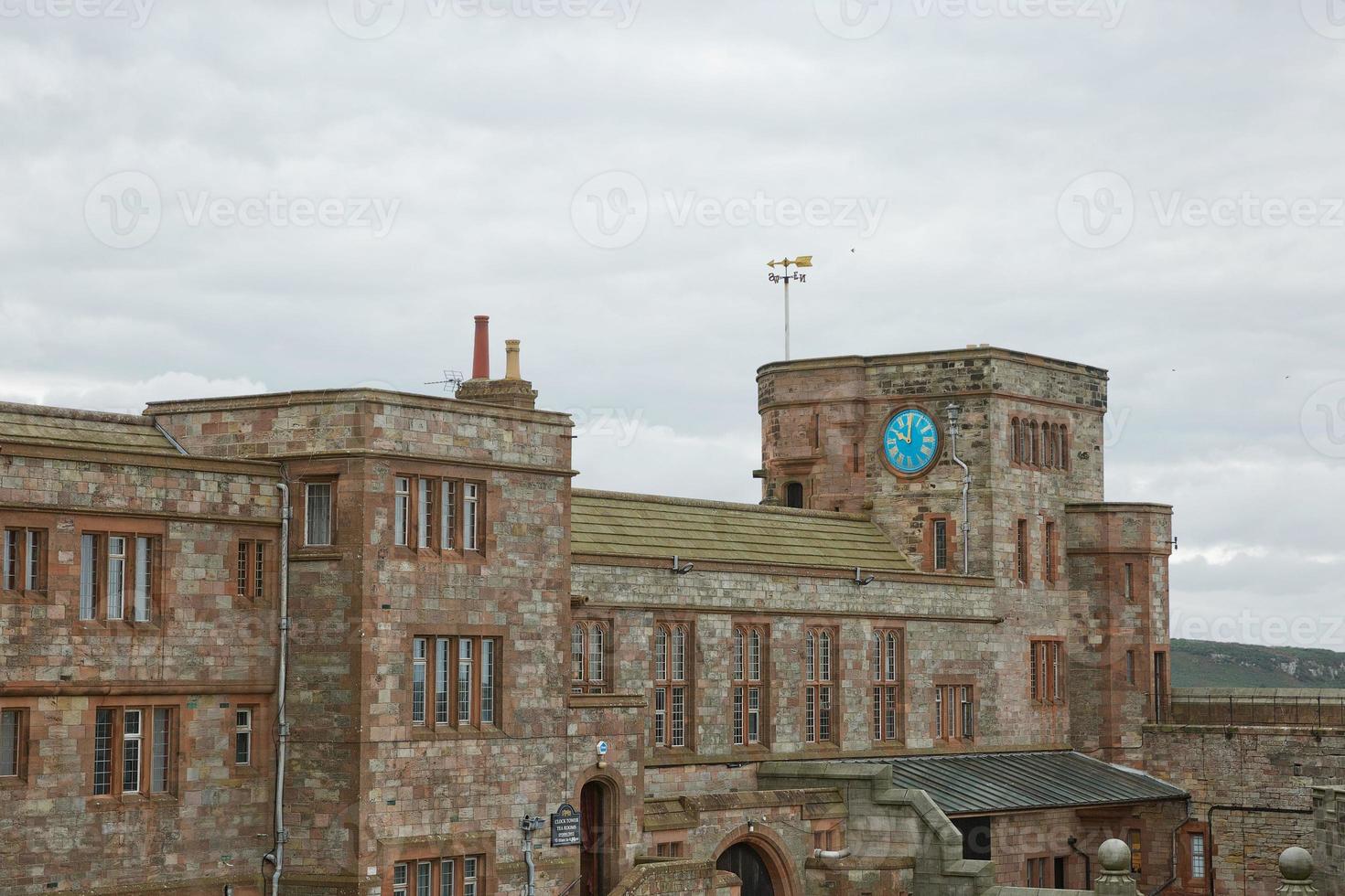 vista del castello di Bamburgh nel Northumberland England Regno Unito foto