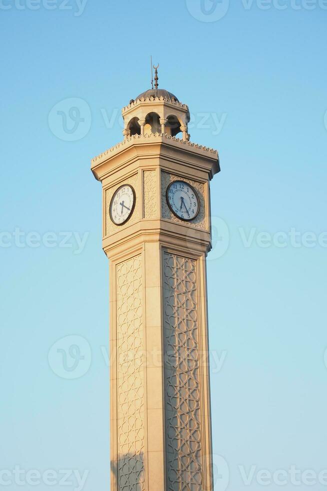 orologio Torre contro blu cielo , foto