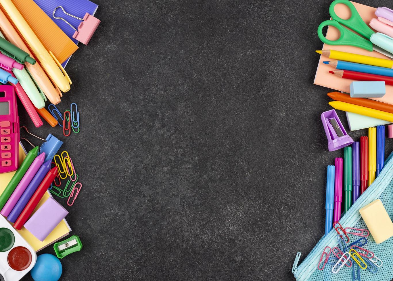 torna a scuola sfondo con sfondo di materiale scolastico foto